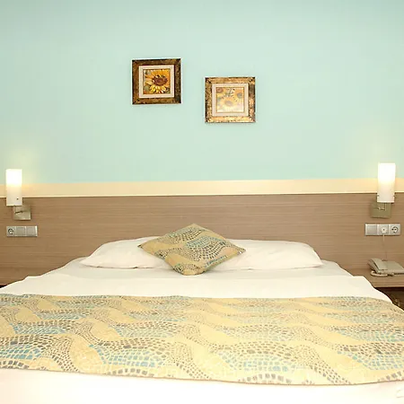 Üdülőközpont Costa Queen Suites