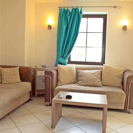 Costa Queen Suites Üdülőközpont 3*