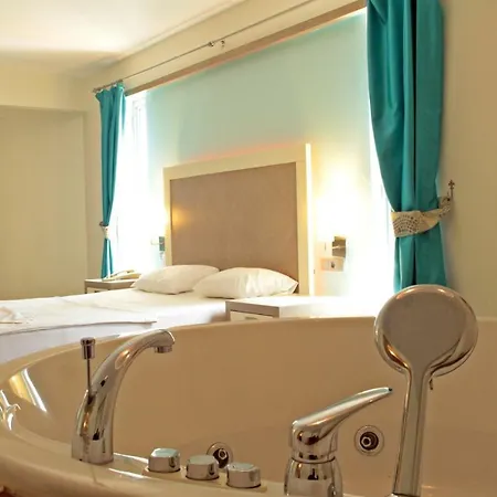 Costa Queen Suites Station touristique