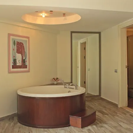 Costa Queen Suites Üdülőközpont Gümbet