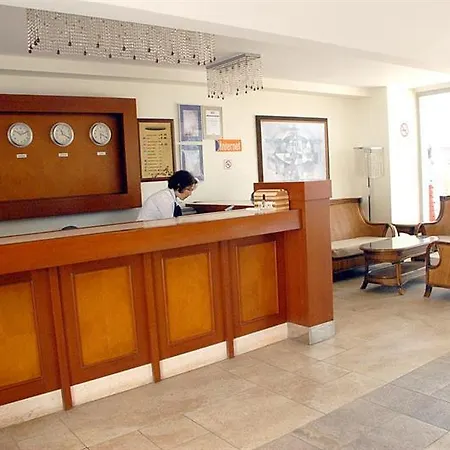 Üdülőközpont Costa Queen Suites