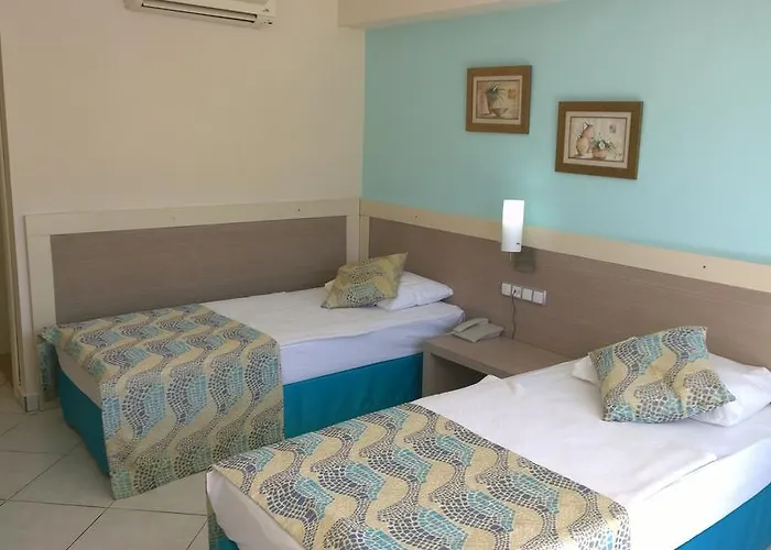 Costa Queen Suites 3*