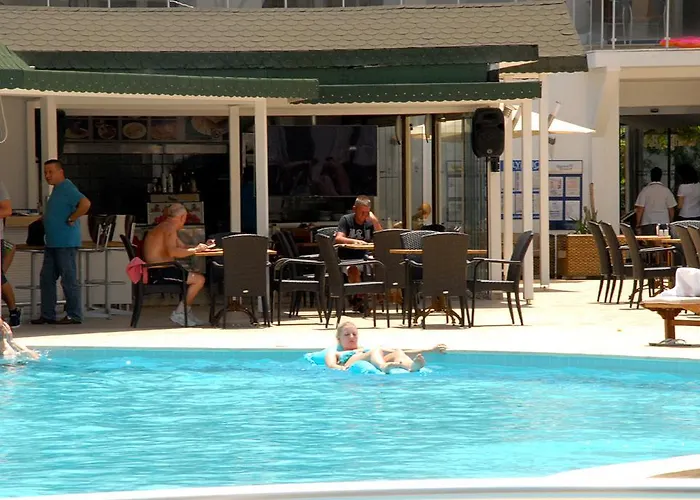 منتجع Costa Queen Suites 3*