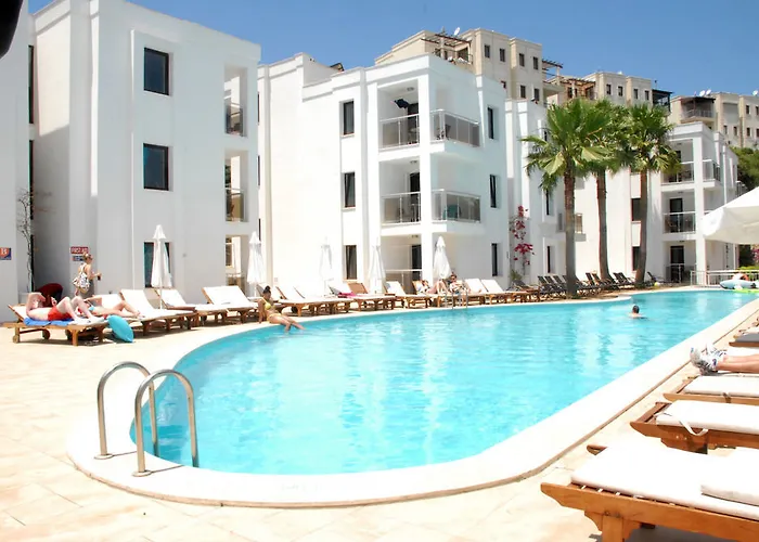 Costa Queen Suites منتجع 3*