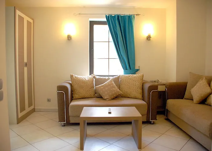 Costa Queen Suites Rezort 3*