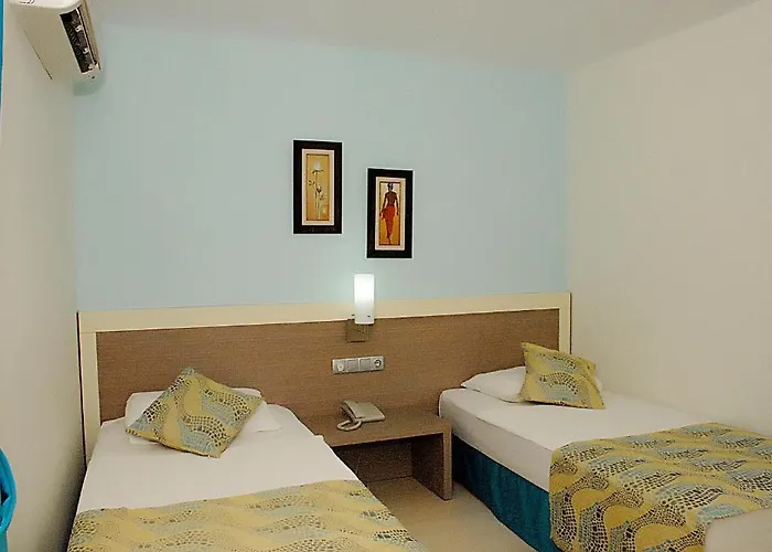 Costa Queen Suites 3*