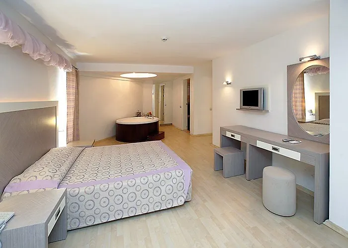 Costa Queen Suites