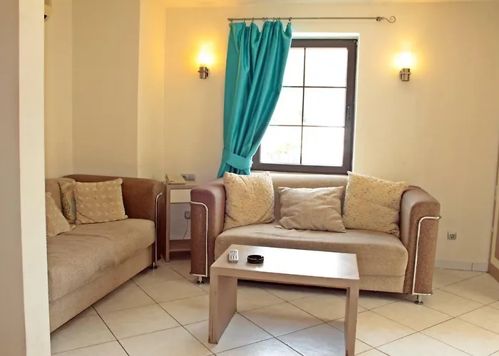 Costa Queen Suites منتجع 3*