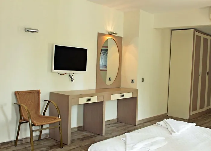 Costa Queen Suites 3*