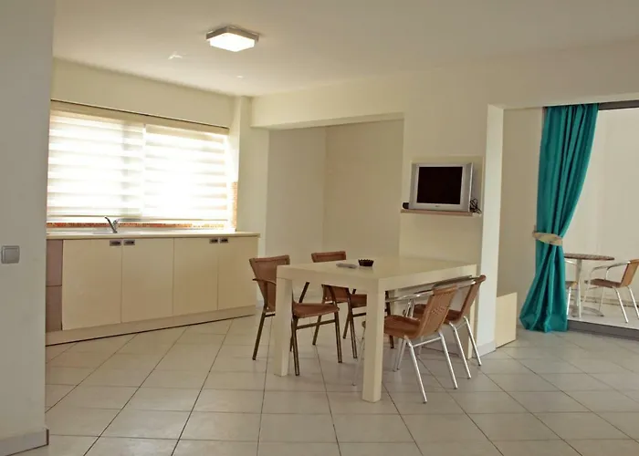 Costa Queen Suites