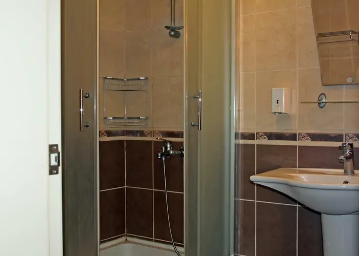 Costa Queen Suites 3* غومْبيت