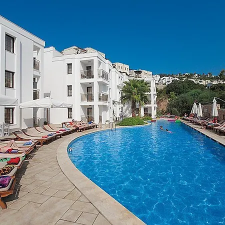 Costa Queen Suites 3*