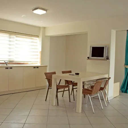 Costa Queen Suites