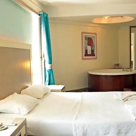 Costa Queen Suites