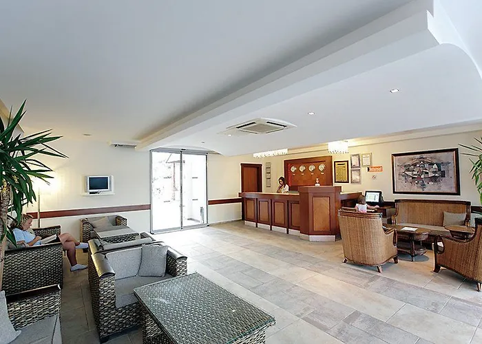 Costa Queen Suites Rezort 3*