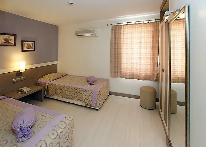 Costa Queen Suites 3*