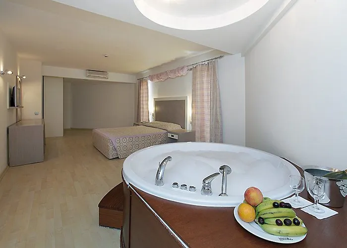 Costa Queen Suites 3* Gümbet