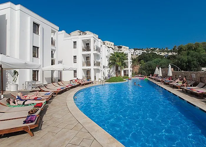 Costa Queen Suites 3*