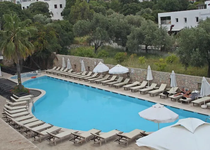 Costa Queen Suites Rezort 3*